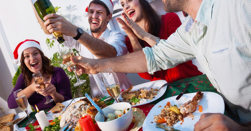 Comer un exceso de grasas en forma de atracón nos puede predisponer a desarrollar alcoholismo