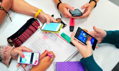 ¿Cuánto tiempo pasamos en internet o redes sociales y qué hacemos?