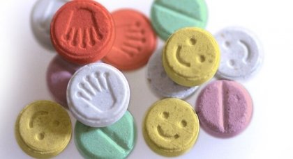 Éxtasis (MDMA) y drogas de diseño: estructura, farmacología, mecanismos de acción y efectos en el ser humano