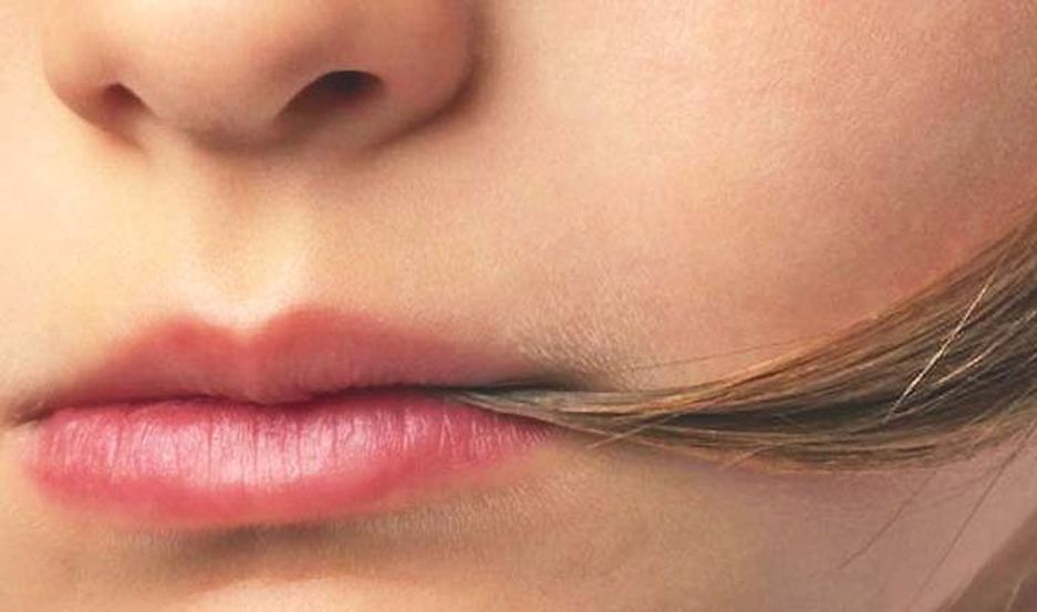 Tengo 25 años y tricotilomanía desde los 9: así es vivir intentando no arrancarte el pelo