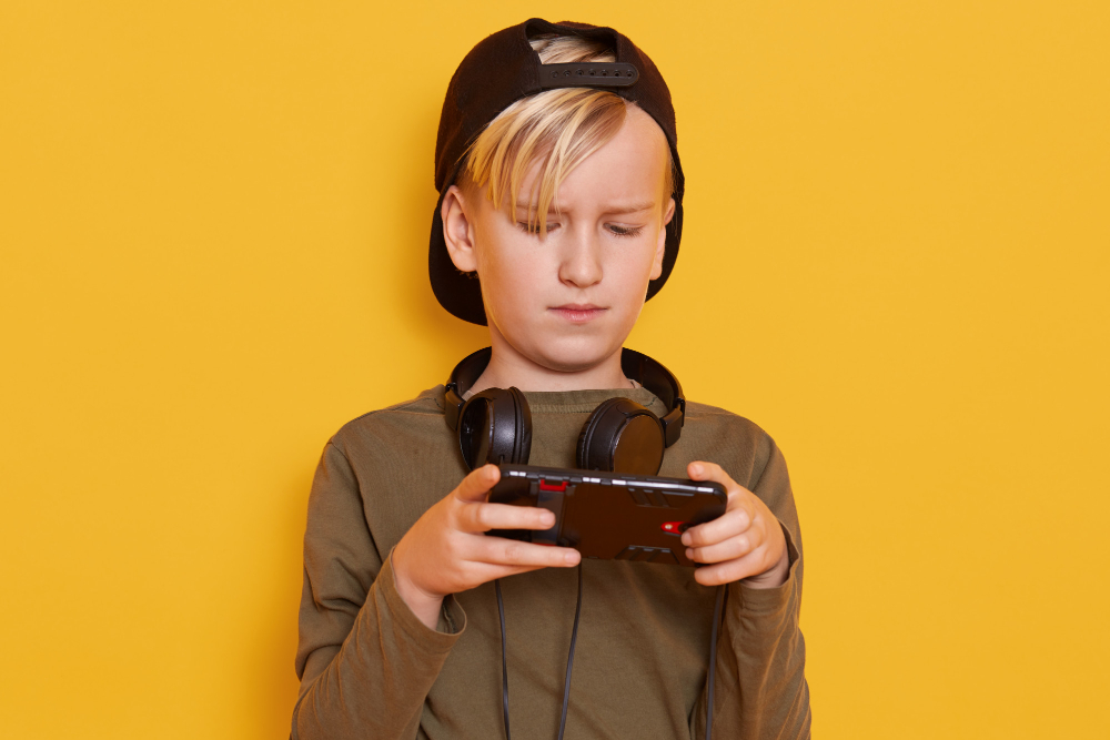 Cárteles acechan a niños, ¿cuáles son los riesgos por uso de videojuegos en vacaciones?