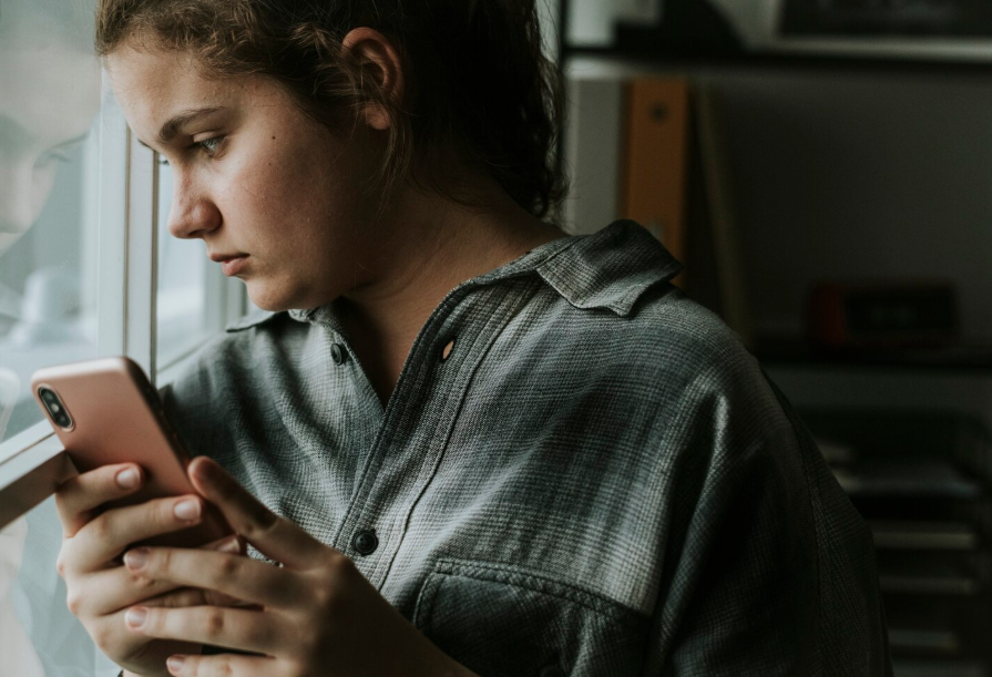 6 síntomas para reconocer a un adicto al celular