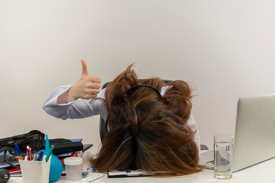 55% de los empleados mexicanos tienen una adicción al trabajo