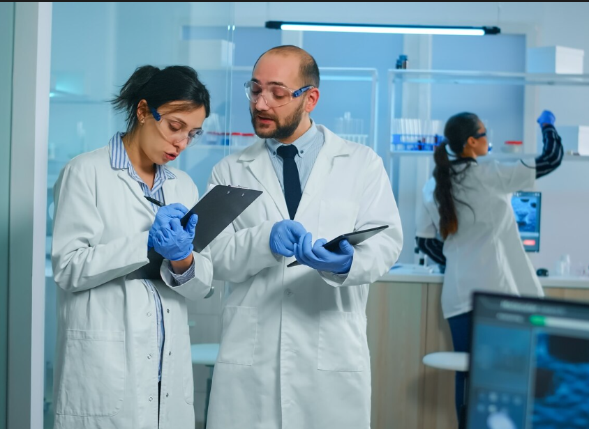 Científicas de la U. de Chile realizan importante descubrimiento sobre cuándo se origina la esquizofrenia