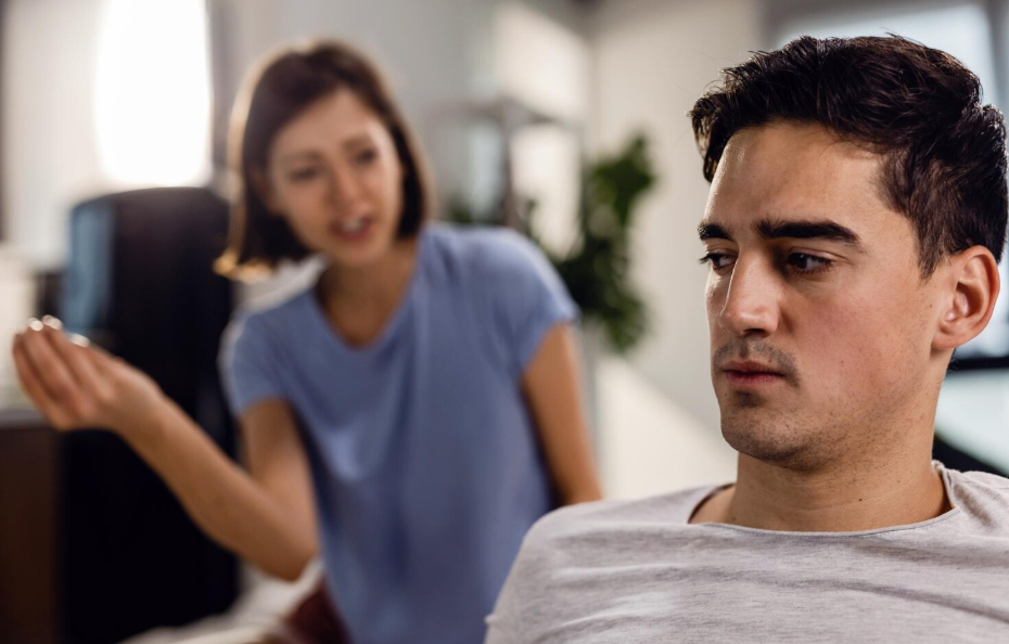 ¿Apego evitativo, love bombing, golden retriever? Esto significan las palabras de la “chaviza”