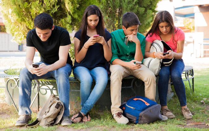¿Las redes sociales protegen lo suficiente a los adolescentes?