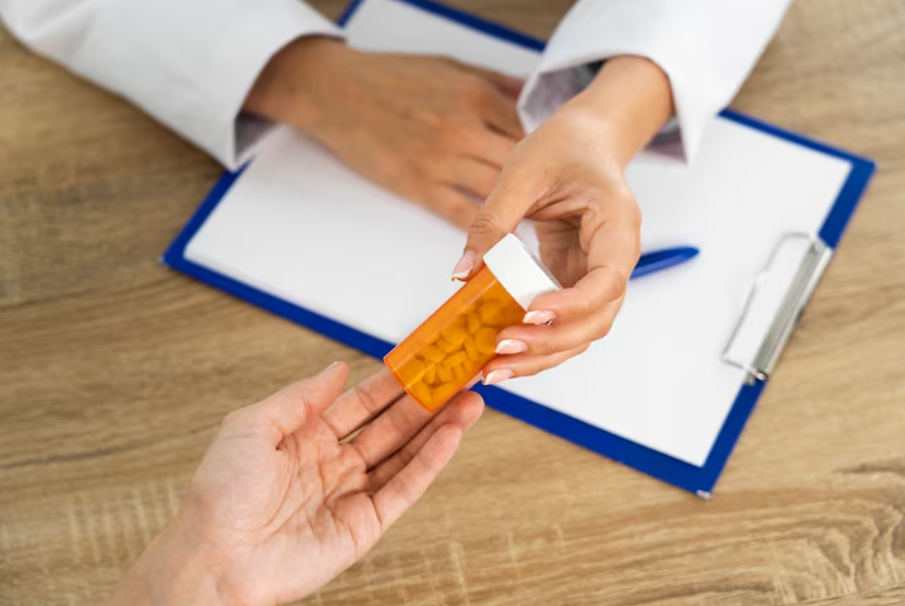 ¿Cómo se puede tratar la adicción a los medicamentos recetados?