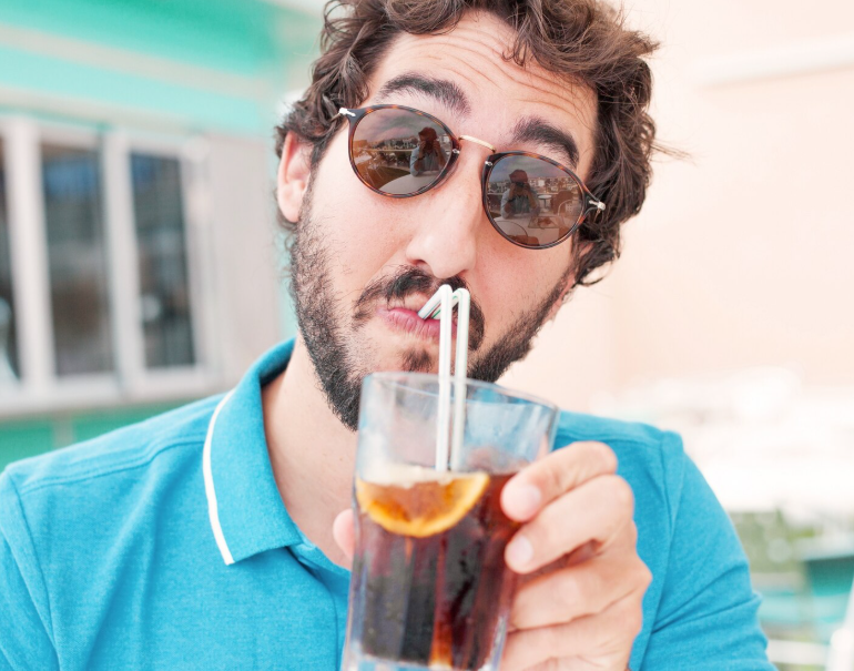 ¿Qué pasa en tu cuerpo si tomas refresco todos los días?