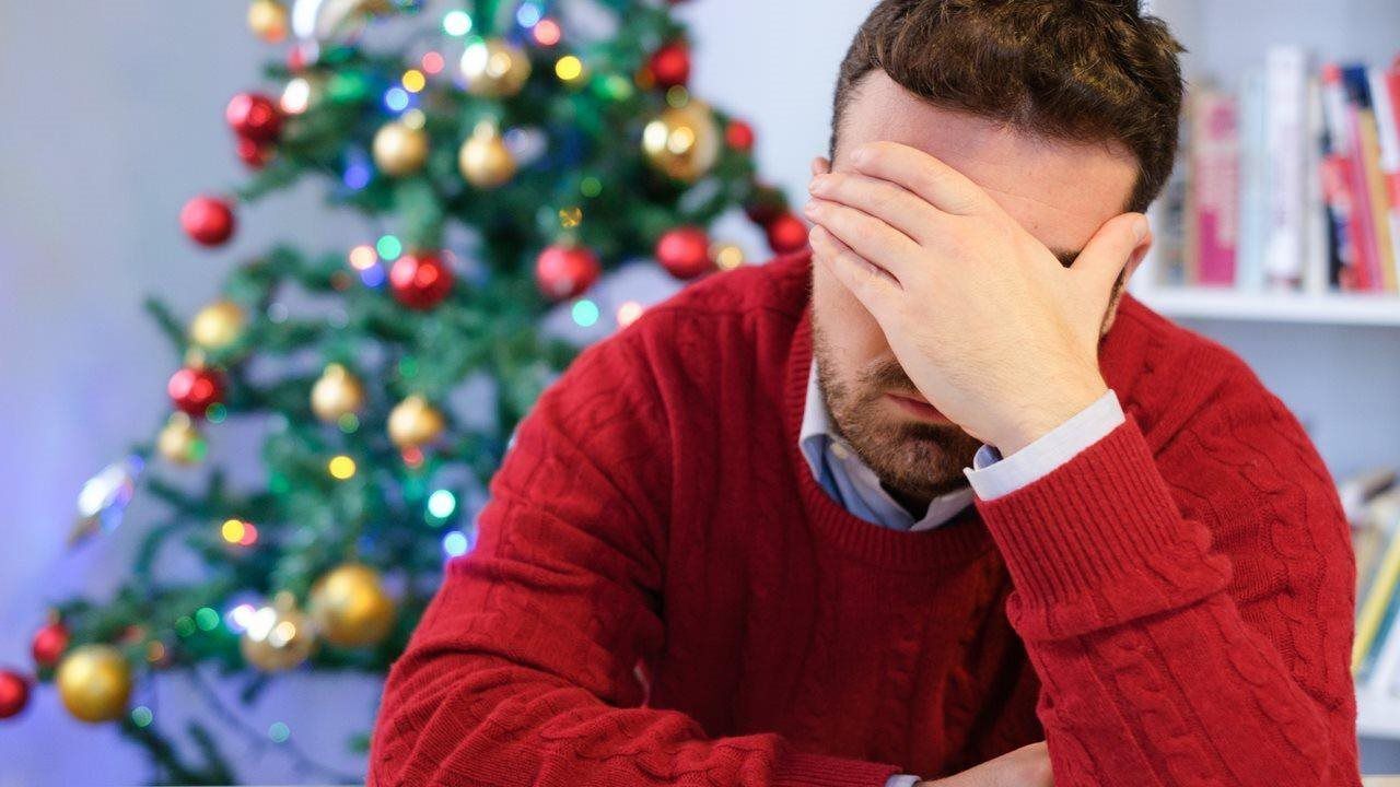 Por qué la temporada navideña puede ser difícil para los sobrevivientes de un trauma